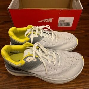 Women’s Altra Vanish Tempo Running Shoe Size 6.5 Wide